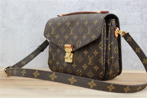 lv pochette metis price in paris